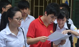 Thí sinh sau giờ thi tốt nghiệp 2014. Ảnh: Thanh Hà