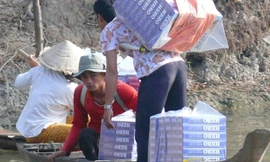 Cận cảnh buôn lậu ở biên giới miền Tây