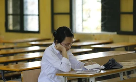 Chùm ảnh: Thí sinh duy nhất thi Lịch sử ở hội đồng thi