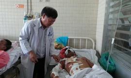 Hai anh em trọng thương khi mìn tự chế nổ trên tay. Ảnh: L.N