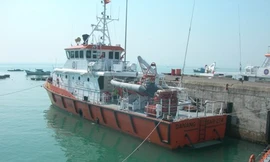 Tàu SAR 412 đã đưa ngư dân Túc vào bờ an toàn 