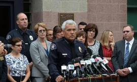 Arthur Miller, cảnh sát trường South Pasadena, phát biểu trong cuộc họp báo ngày 19/8 về vụ bắt giữ 2 thiếu niên âm mưu thảm sát trường học.