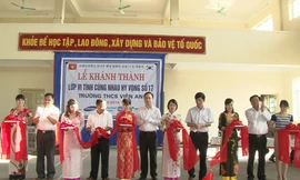Tặng 10 phòng học vi tính nhân dịp khai giảng năm học mới