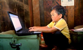 Sĩ tử đại học nặng 16 kg, cao 90 cm