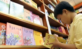  SGK hiện hành thực hiện theo một quy trình ngược, gây ra nhiều vấn đề về chất lượng - Ảnh: Đào Ngọc Thạch 