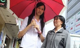 Nữ thí sinh cao 1,92 m khiến ai cũng ngước nhìn