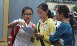 Thí sinh hối hả "chạy nước rút" luyện thi đại học