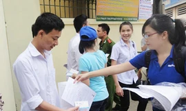 Sinh viên 'nếm trái đắng' khi kiếm tiền tự lập