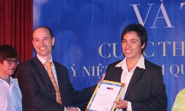 Phạm Hoàng Phúc đạt giải nhất thiết kế Poster EU – Việt Nam