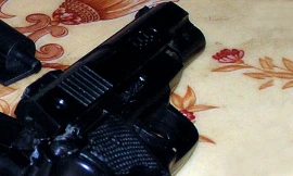 9X mang súng nhựa đi cướp