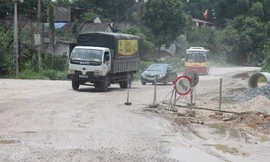 Đường quốc lộ 3 cũ Hà Nội - Thái Nguyên xuống cấp nghiêm trọng