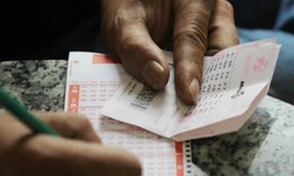 Khách hàng đầu tiên trúng độc đắc gần 22 tỷ năm Kỷ Hợi