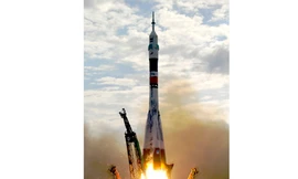 Nga tạm dừng phóng tên lửa đẩy