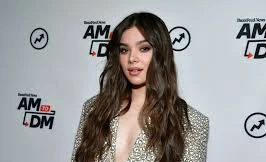 Ngôi sao “Pitch Perfect” Hailee Steinfeld vượt qua mốc 1 tỷ lượt stream YouTube