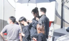 Cười sái quai hàm với hậu trường “Hữu Phỉ“: Vương Nhất Bác lái flycam “tóm” cánh săn ảnh