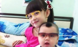 Cô bé học lớp 1 xinh như tiểu công chúa