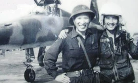 Phi công nào đã ném bom vào Dinh Độc Lập, sân bay Tân Sơn Nhất