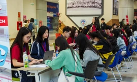 Gần 6.700 học sinh THPT tham gia trải nghiệm “Một ngày là sinh viên Kinh tế Quốc dân"