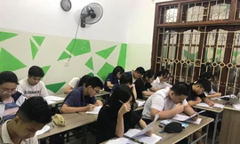 Trung tâm dạy thêm tăng vọt sau thông tư 29; Bộ GD&ĐT công bố nhiều điểm mới thi tốt nghiệp THPT 