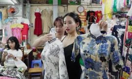 Chợ 'bỏ bùa' khách Hàn 