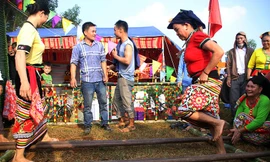 Cởi trói tập tục cho các nàng dâu rẻo cao 