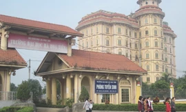 Đòi nợ 'chúa chổm'