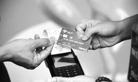 Thẻ chip ATM thanh toán nhanh chóng, an toàn