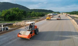 Gỡ vướng thể chế để thúc đẩy tăng trưởng 