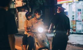 Kiểm tra người dân đi đường tại các chốt kiểm soát Ảnh minh họa 