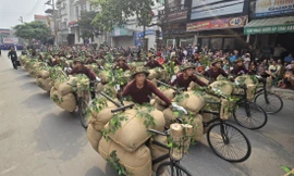 Náo nức chờ xem diễu binh, diễu hành 