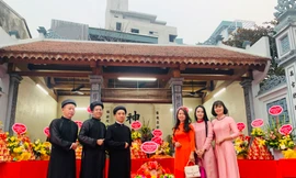 Lạ đời đồng loạt lên hàng bô lão ở tuổi 48 