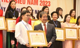 Phó thủ tướng Trần Hồng Hà: Nghề giáo-vinh quang và nhọc nhằn 