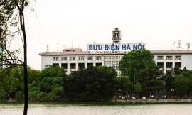 Nghĩ từ những xô lệch ở đường Lê Văn Lương 