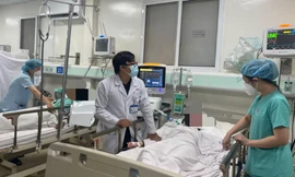 Hai sinh viên tử vong sau cuộc nhậu: Hiểm họa từ rượu không nguồn gốc 