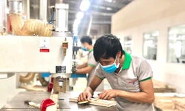 Có đơn hàng, doanh nghiệp vẫn 'chạy ăn từng bữa'