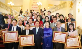 Trách nhiệm nặng thêm sau vinh danh 