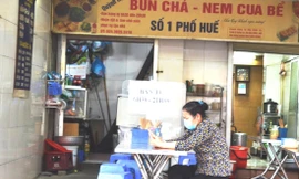 Hàng quán Hà Nội: Liêu xiêu vì COVID