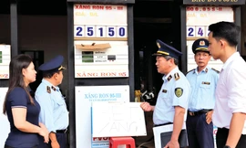 Nỗ lực giữ vững ổn định thị trường 