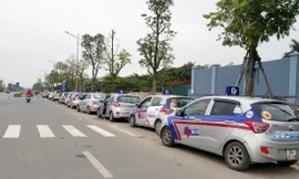 Nhiều doanh nghiệp vận tải hành khách đang điêu đứng, bên bờ vực phá sản nhưng khó tiếp cận gói vay hỗ trợ người lao động Ảnh: Phạm Thanh 