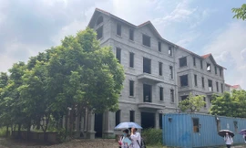 Cần chính sách thuế để hạn chế nhà đất để hoang 