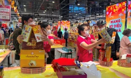 Thị trường Tết 'nóng' từng ngày 