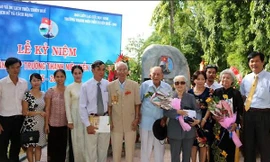 Ông Đặng Văn Việt (thứ 6 phải sang) dịp kỷ niệm 70 năm Trường Thanh niên tiền tuyến