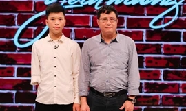 Chàng trai người Dao vào đại học bằng… tay trái 