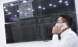 Dự báo nền kinh tế tăng trưởng tốt khiến nhà đầu tư lạc quan, đổ tiền vào TTCK - Ảnh: Như Ý 