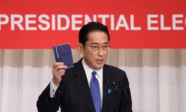 Ông Fumio Kishida gần như chắc chắn trở thành thủ tướng thứ 100 của Nhật. Ảnh: Kyodo 