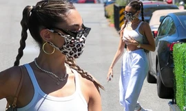 Nữ ca sĩ Mỹ trong MV Sơn Tùng M-TP lại mặc áo bra, không nội y ra phố