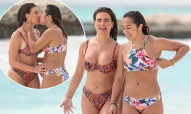 Cựu vũ nữ thoát y hôn tình đồng giới đắm đuối ở biển