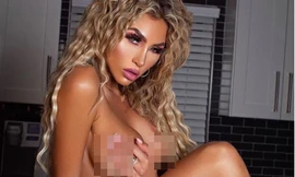 Mẫu nội y 9x tung ảnh khoả thân 'nóng mắt'