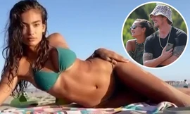 Siêu mẫu nội y Kelly Gale khoe dáng đẹp 'từng cm' với số đo 'vàng'