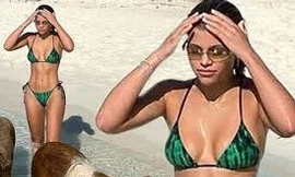 Sofia Richie mặc bikini khoe dáng cực nóng bỏng ở biển